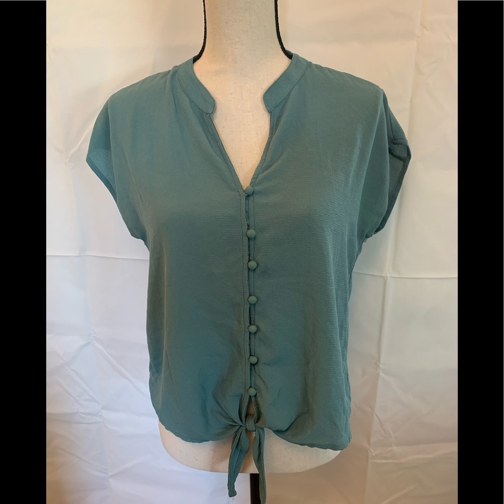 Pink Rose blouse with buttons. NWOT.